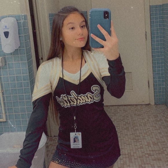 Meet your Posher, Serina - Picture 1 of 1